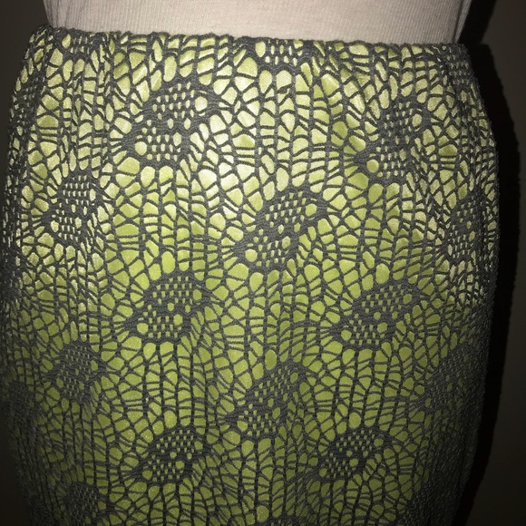 Gray lace crochet skirt - Picture 2 of 4